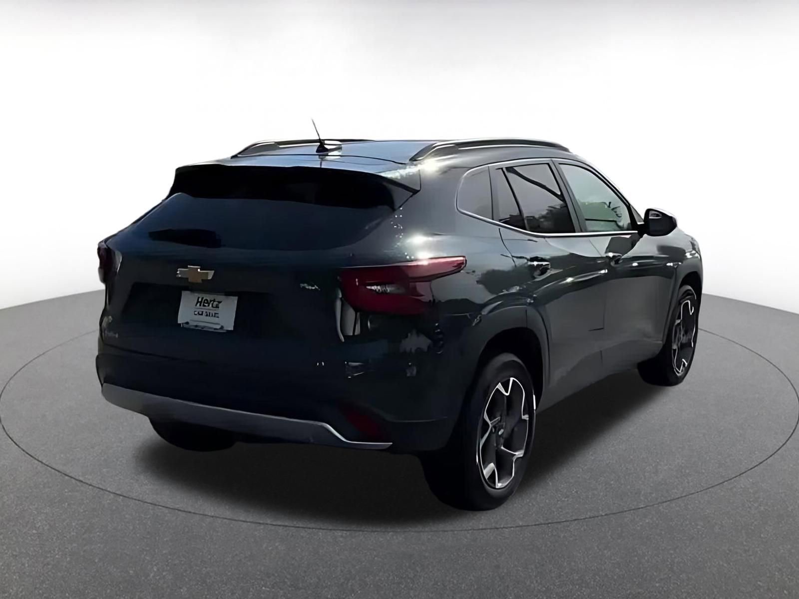 Thumbnail: 2025 Chevrolet Trax - 14