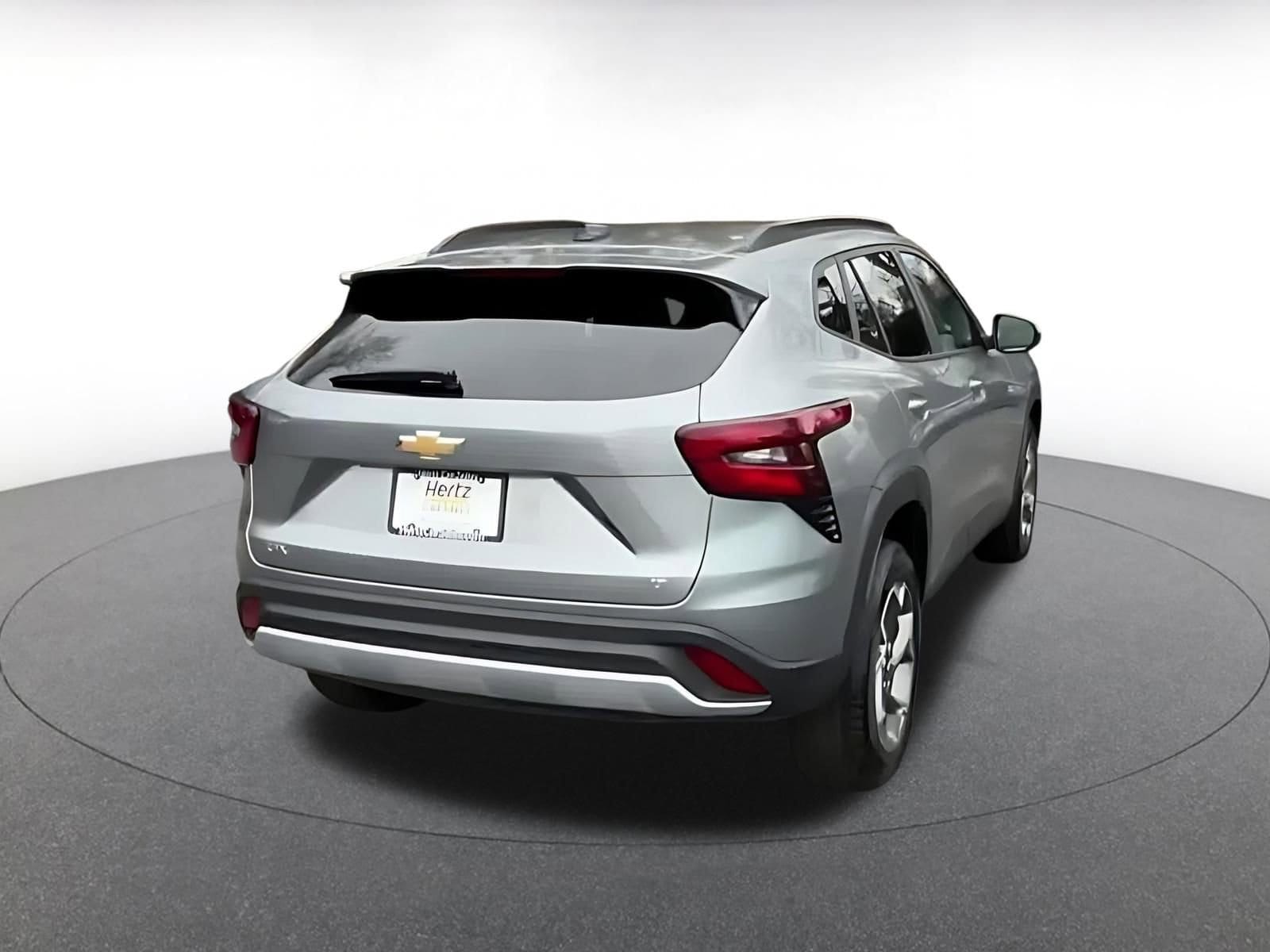 Thumbnail: 2025 Chevrolet Trax - 14