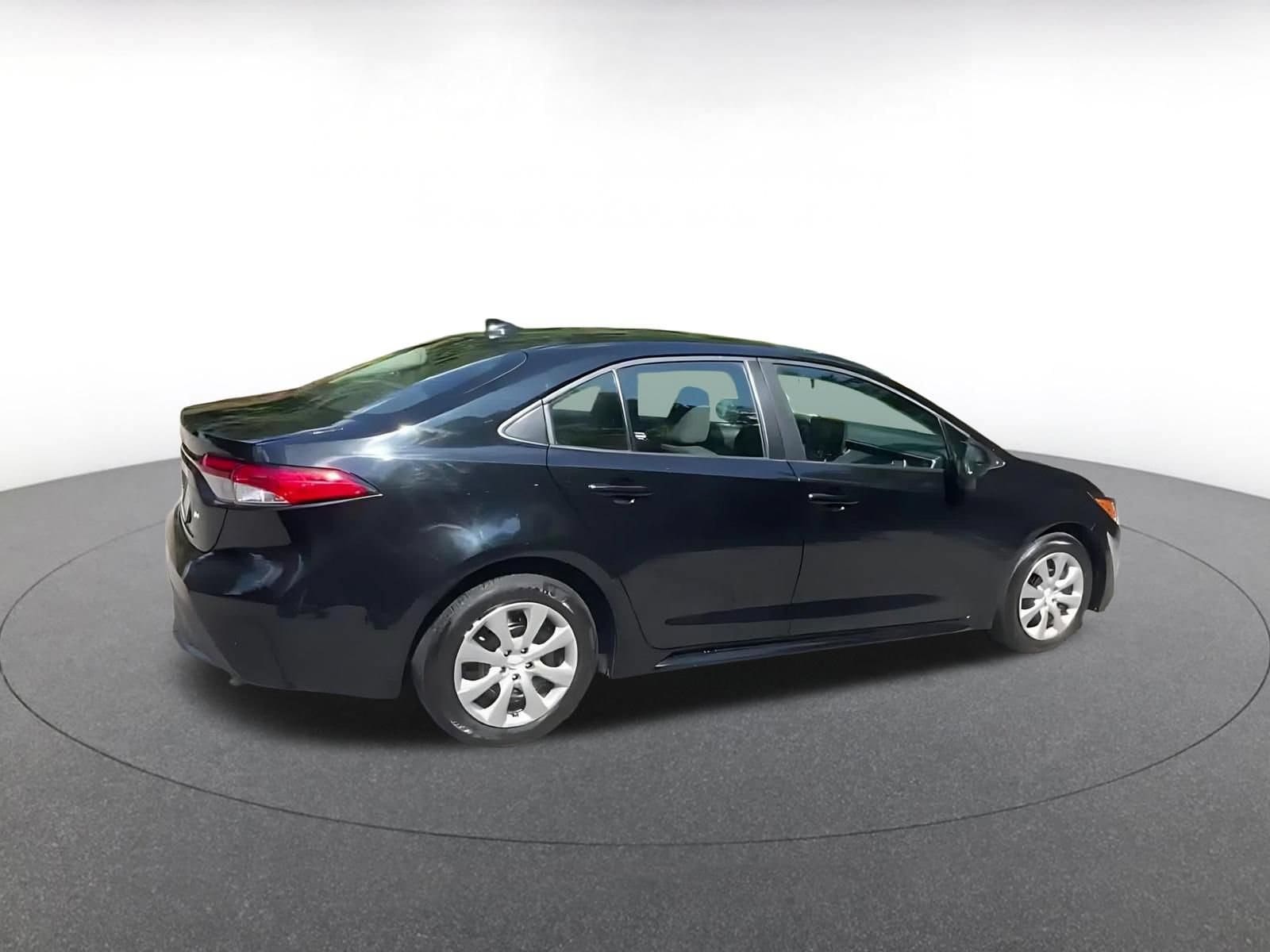 Thumbnail: 2025 Toyota Corolla - 10
