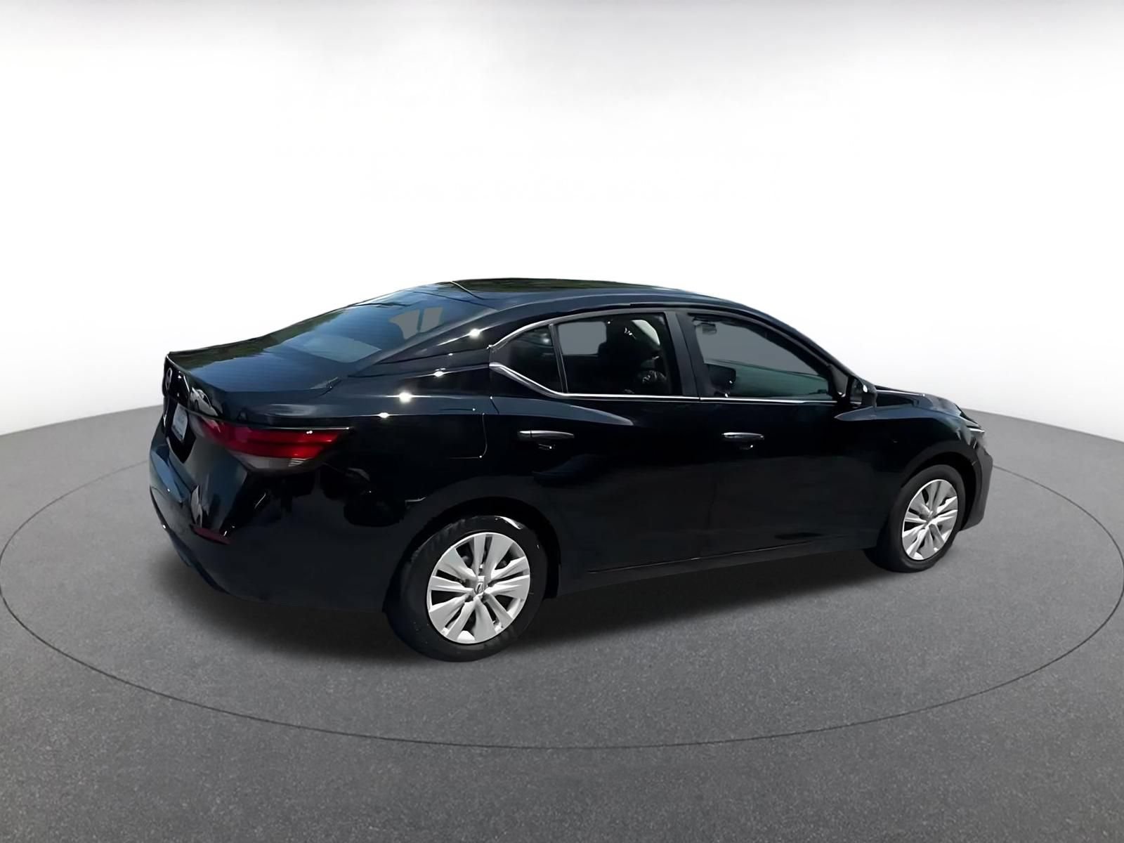 Thumbnail: 2025 Nissan Sentra - 11