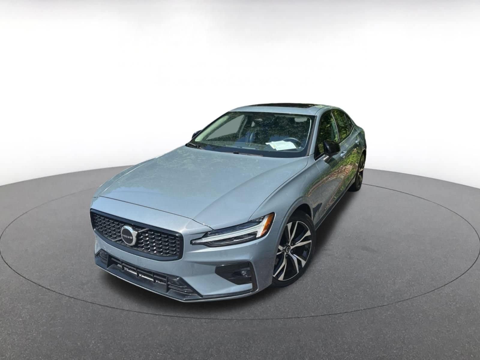 Thumbnail: 2024 Volvo S60 - 9