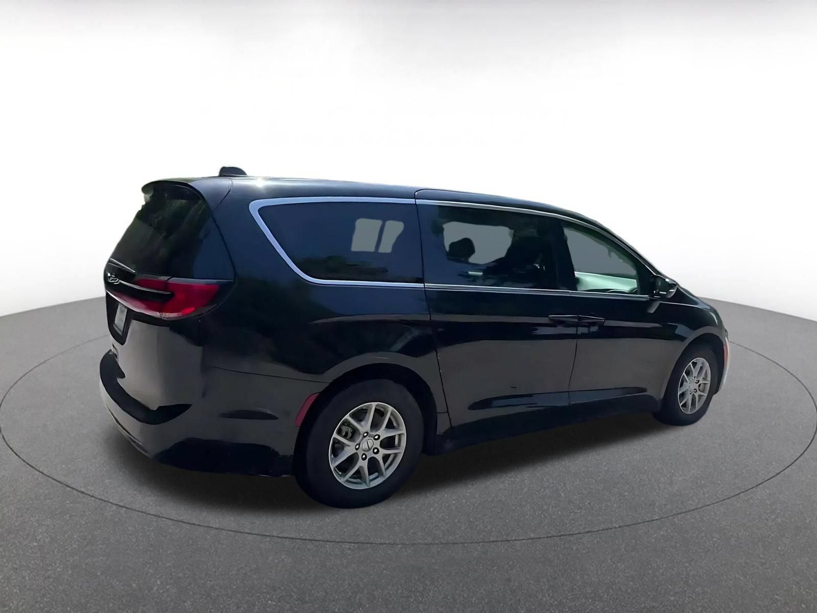 Thumbnail: 2024 Chrysler Pacifica - 12