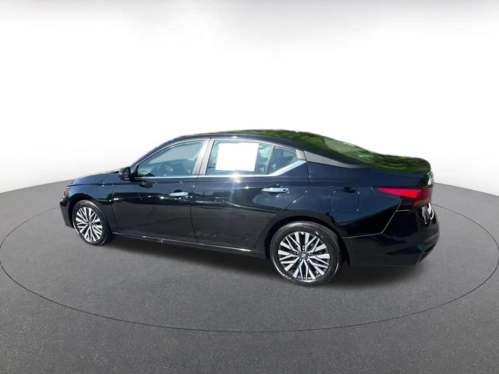 Thumbnail: 2025 Nissan Altima - 10