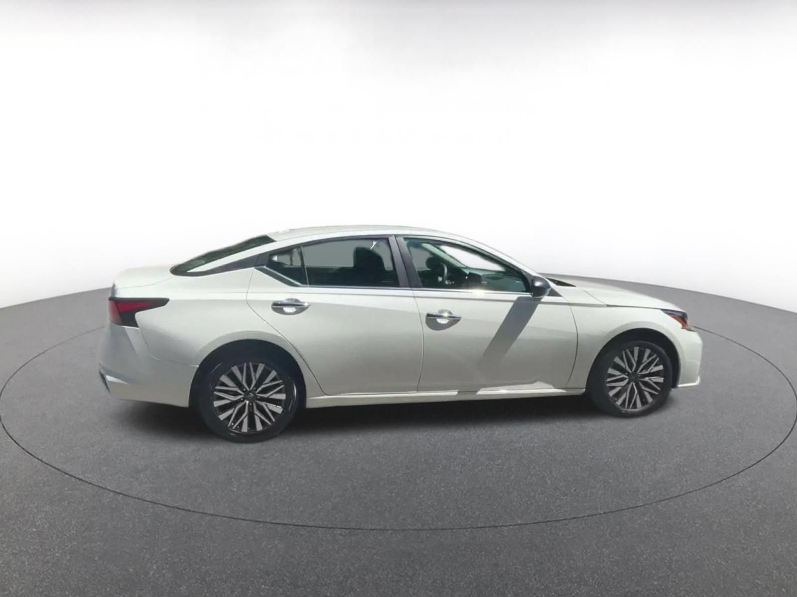 Thumbnail: 2025 Nissan Altima - 12