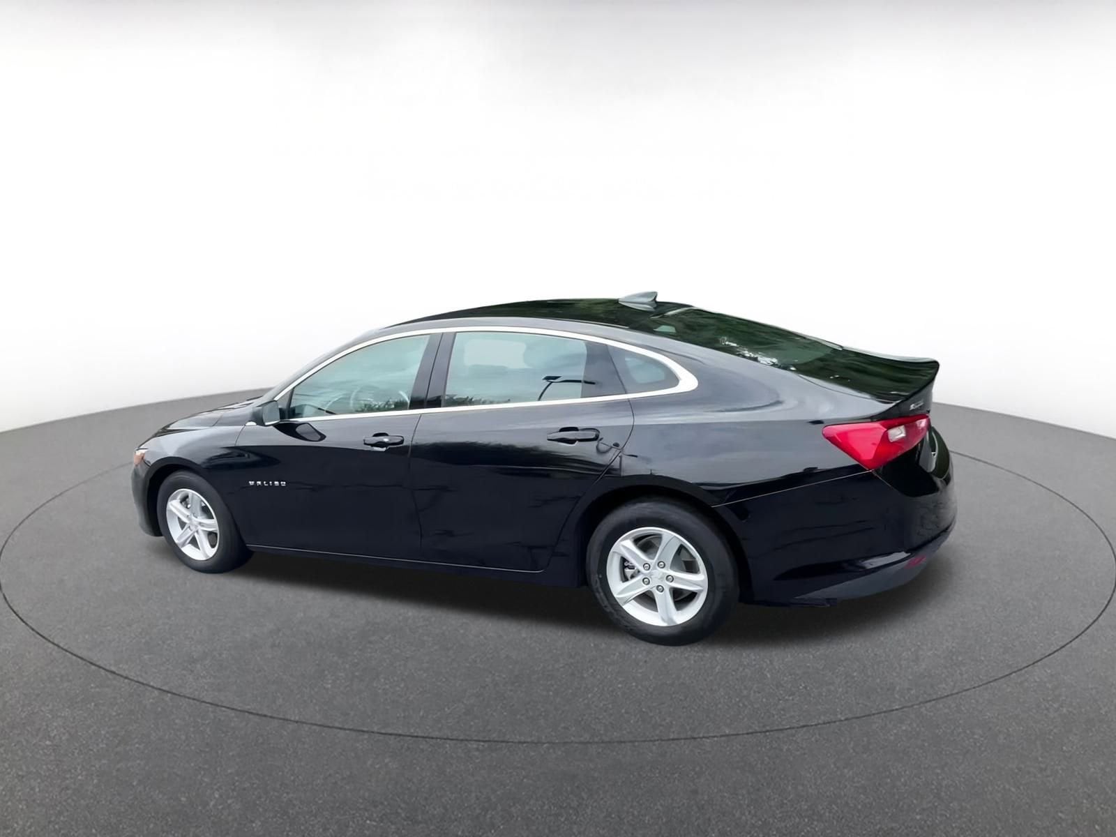 Thumbnail: 2024 Chevrolet Malibu - 8
