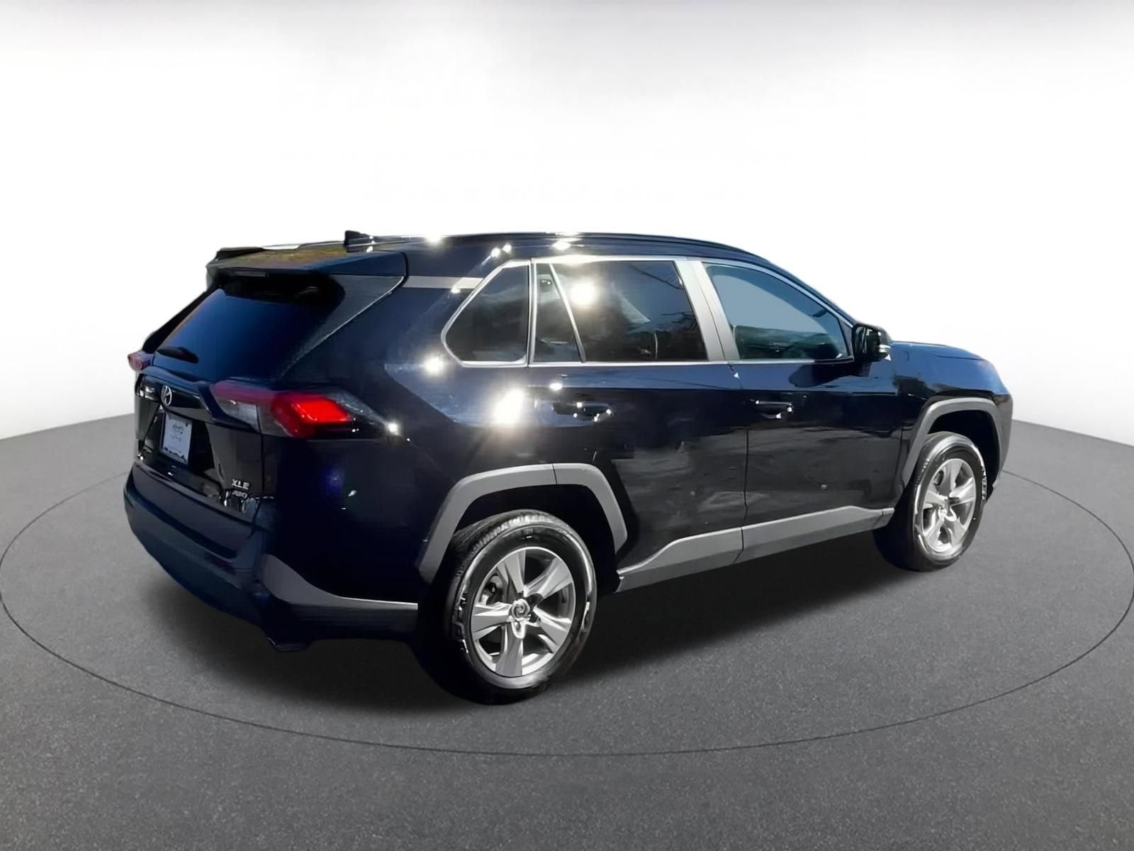 Thumbnail: 2025 Toyota RAV4 - 11