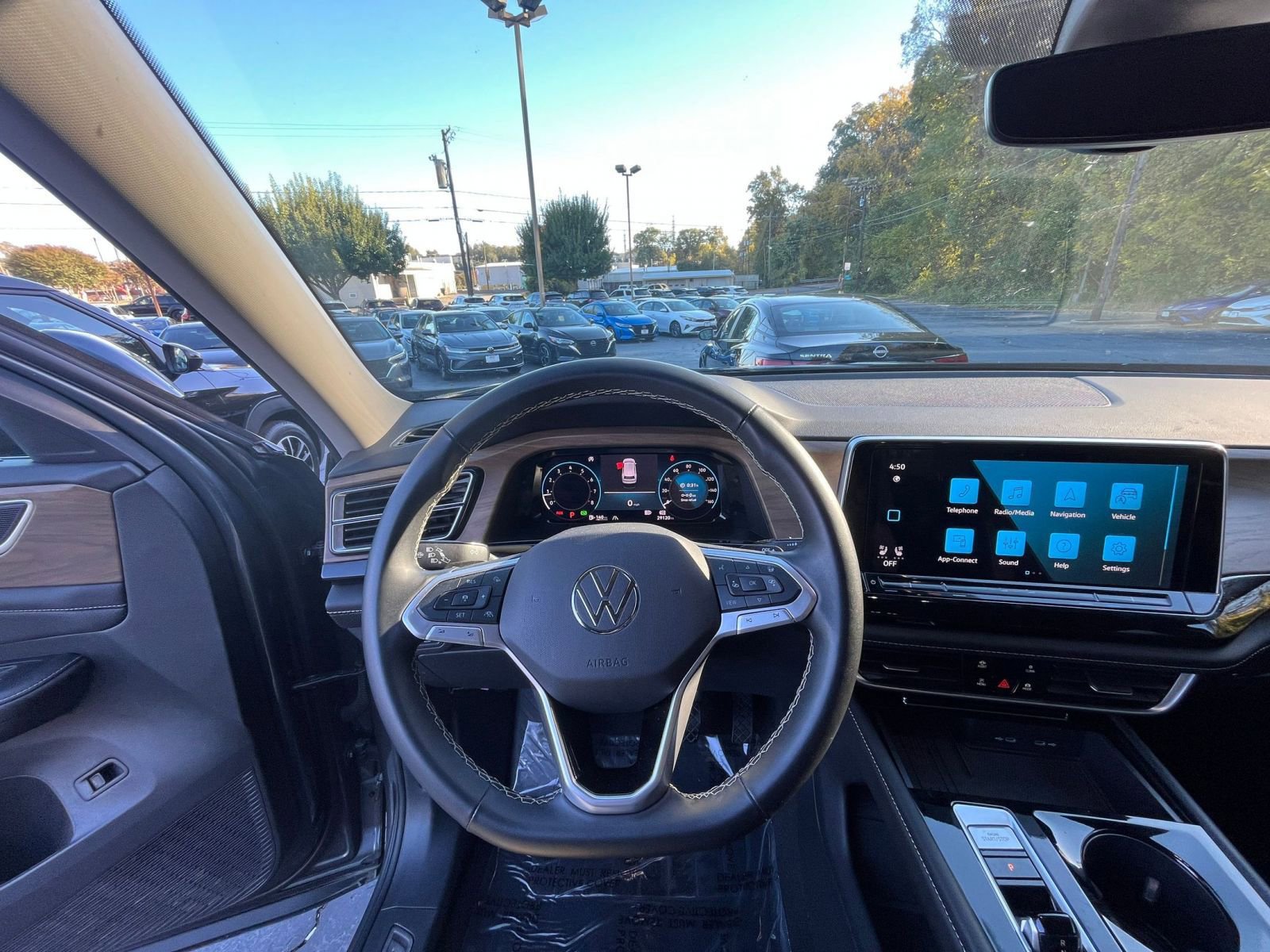 Thumbnail: 2025 Volkswagen Atlas - 30