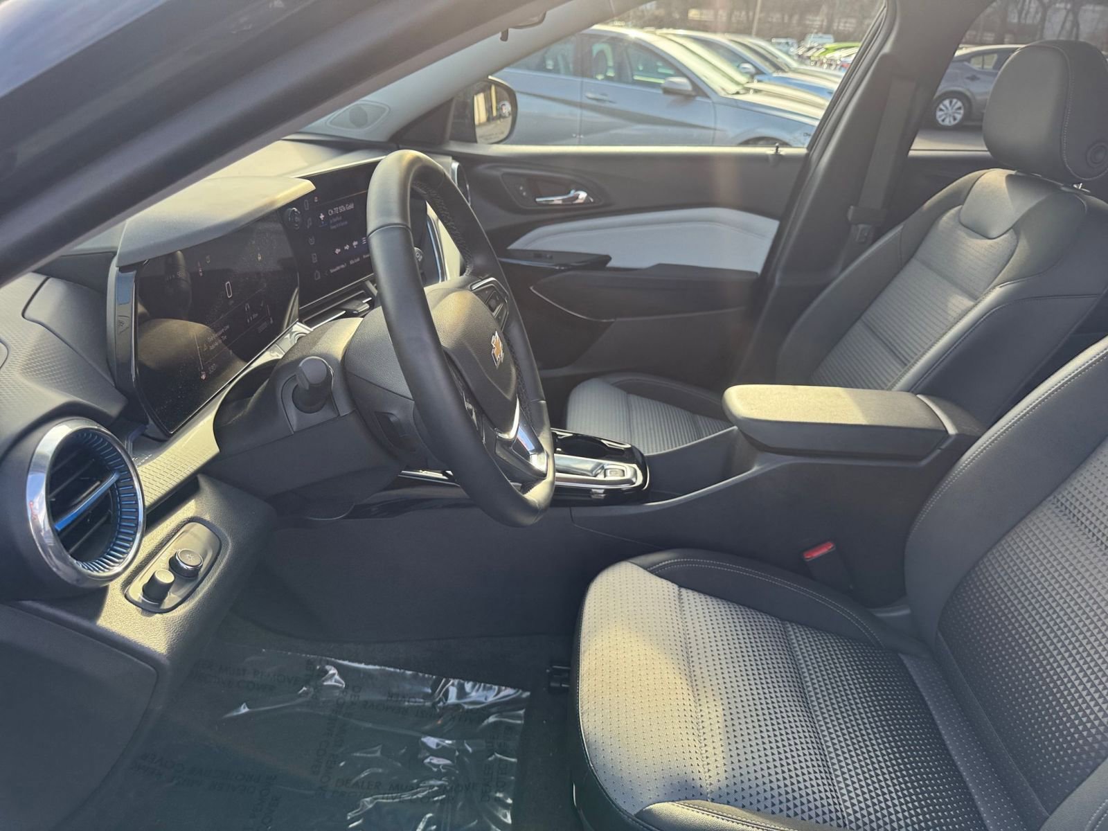 Thumbnail: 2025 Chevrolet Trax - 30