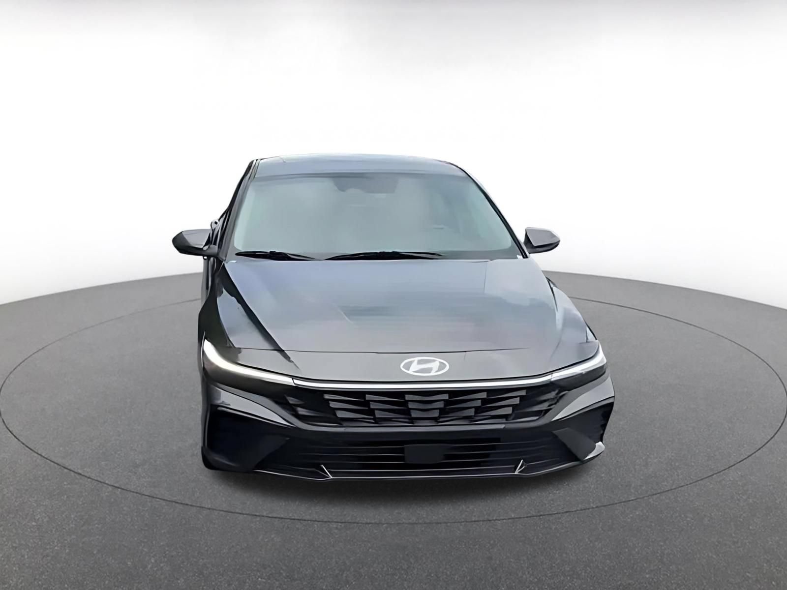 Thumbnail: 2025 Hyundai Elantra - 4