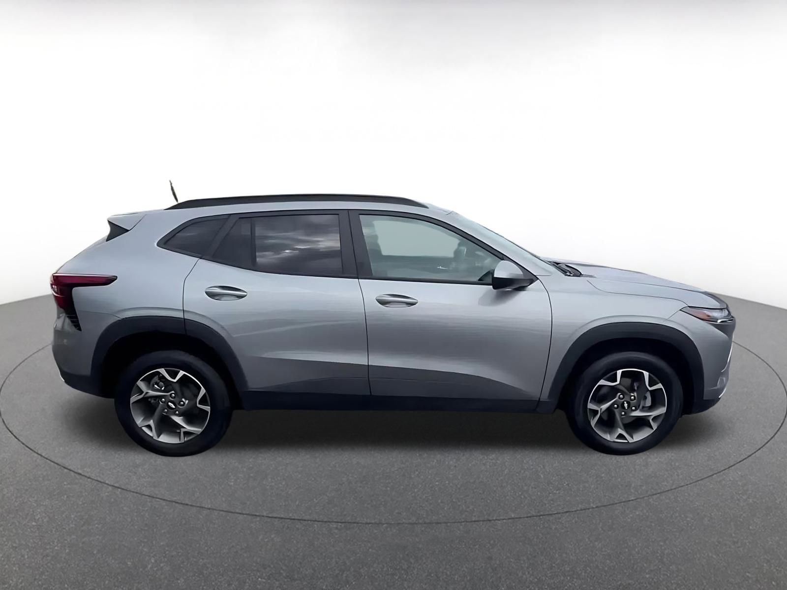 Thumbnail: 2025 Chevrolet Trax - 16