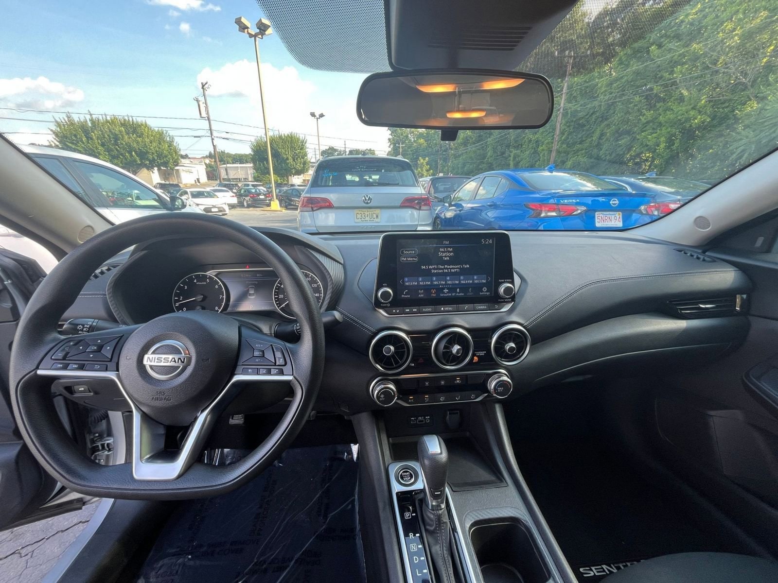 Thumbnail: 2023 Nissan Sentra - 29