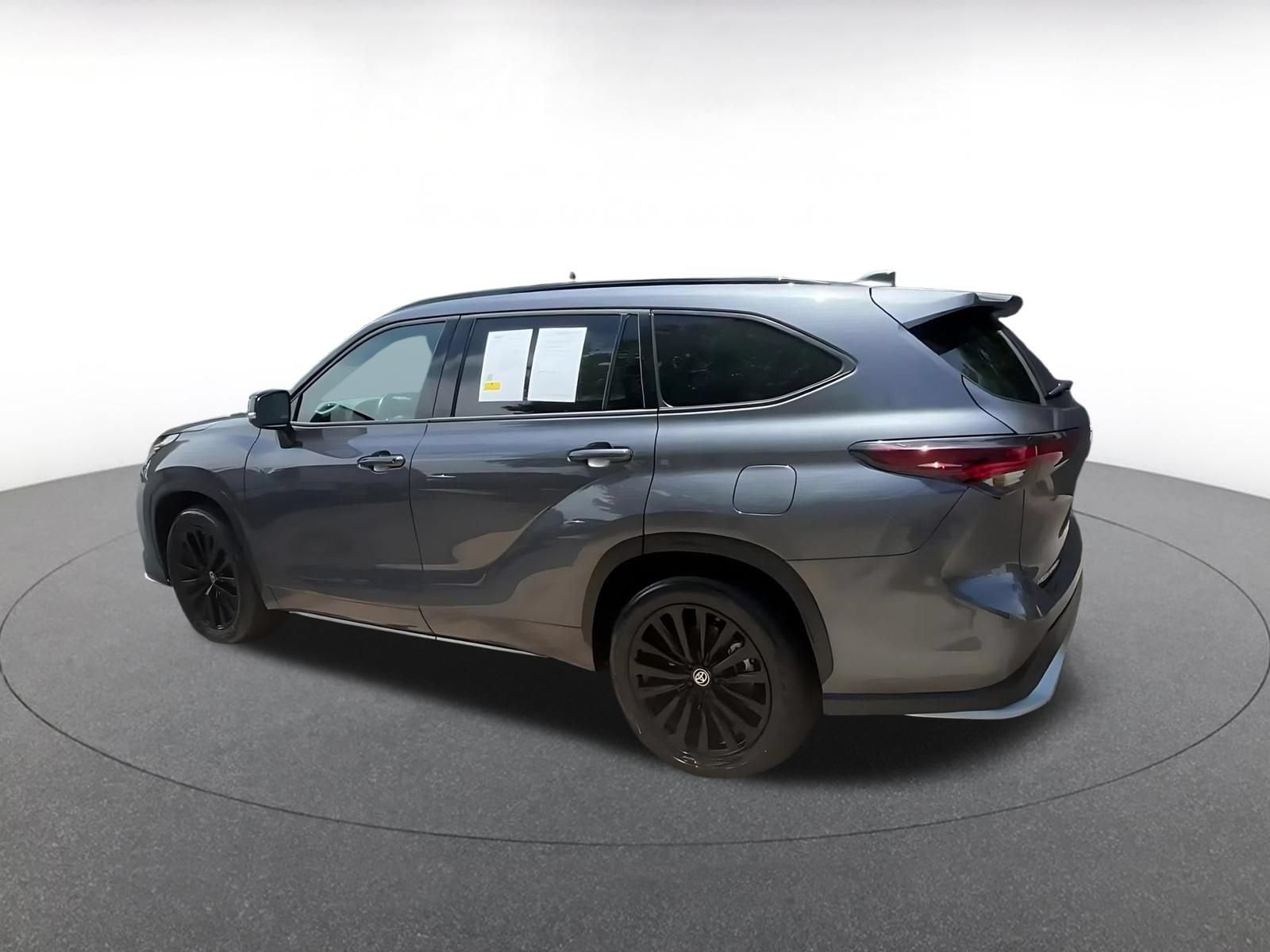 Thumbnail: 2025 Toyota Highlander - 10