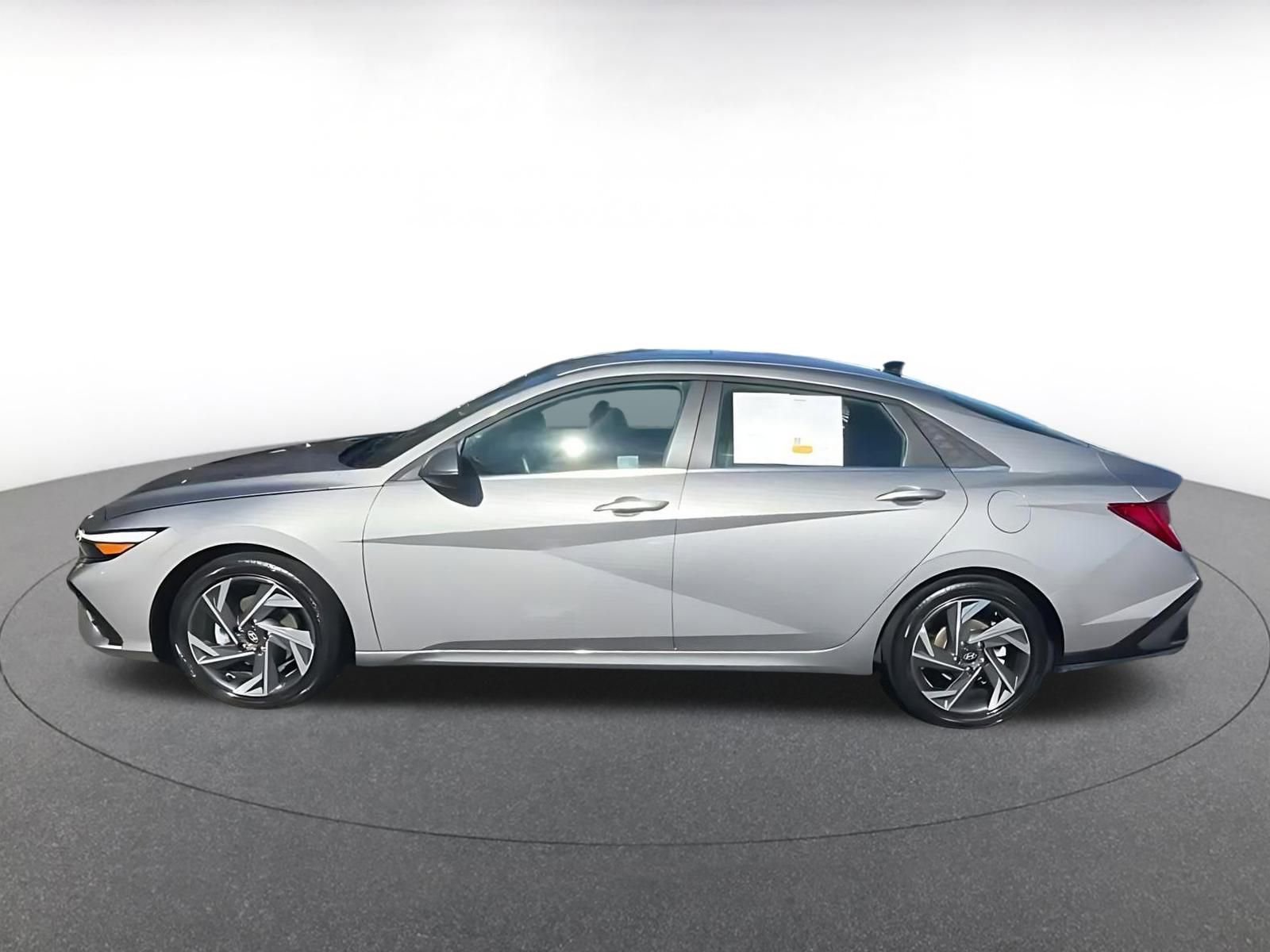 Thumbnail: 2025 Hyundai Elantra - 9