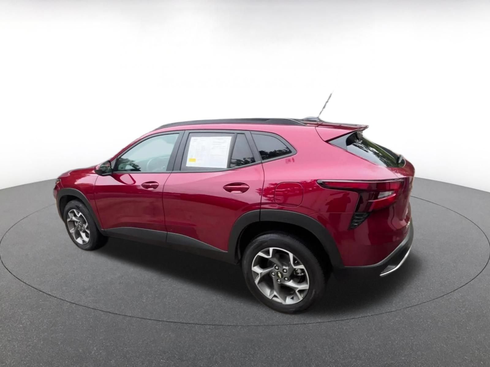 Thumbnail: 2025 Chevrolet Trax - 10