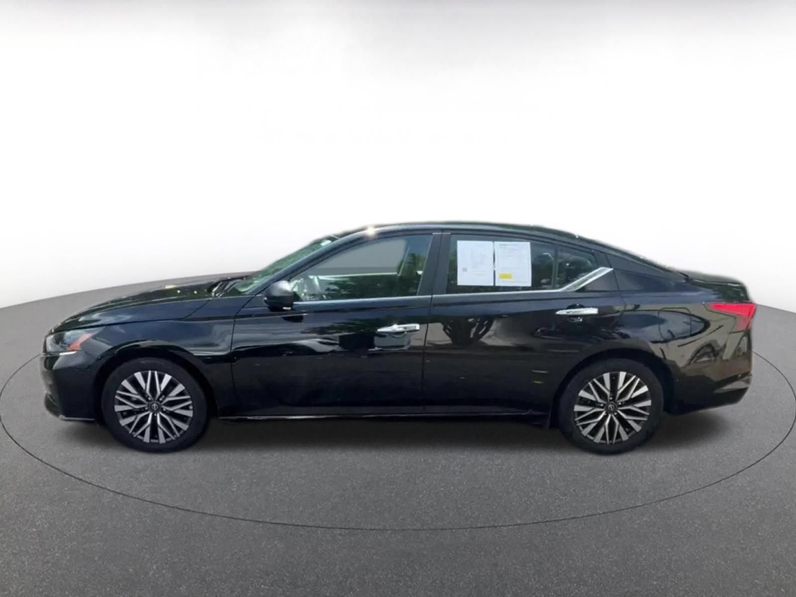 Thumbnail: 2025 Nissan Altima - 8
