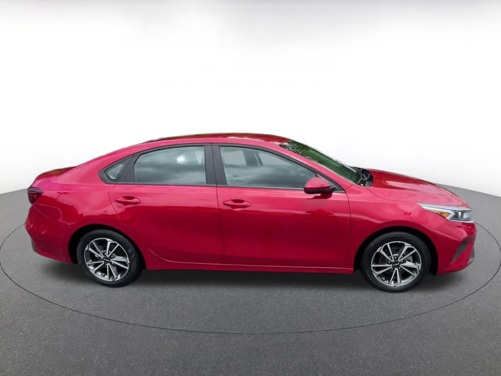 Thumbnail: 2023 Kia Forte - 16