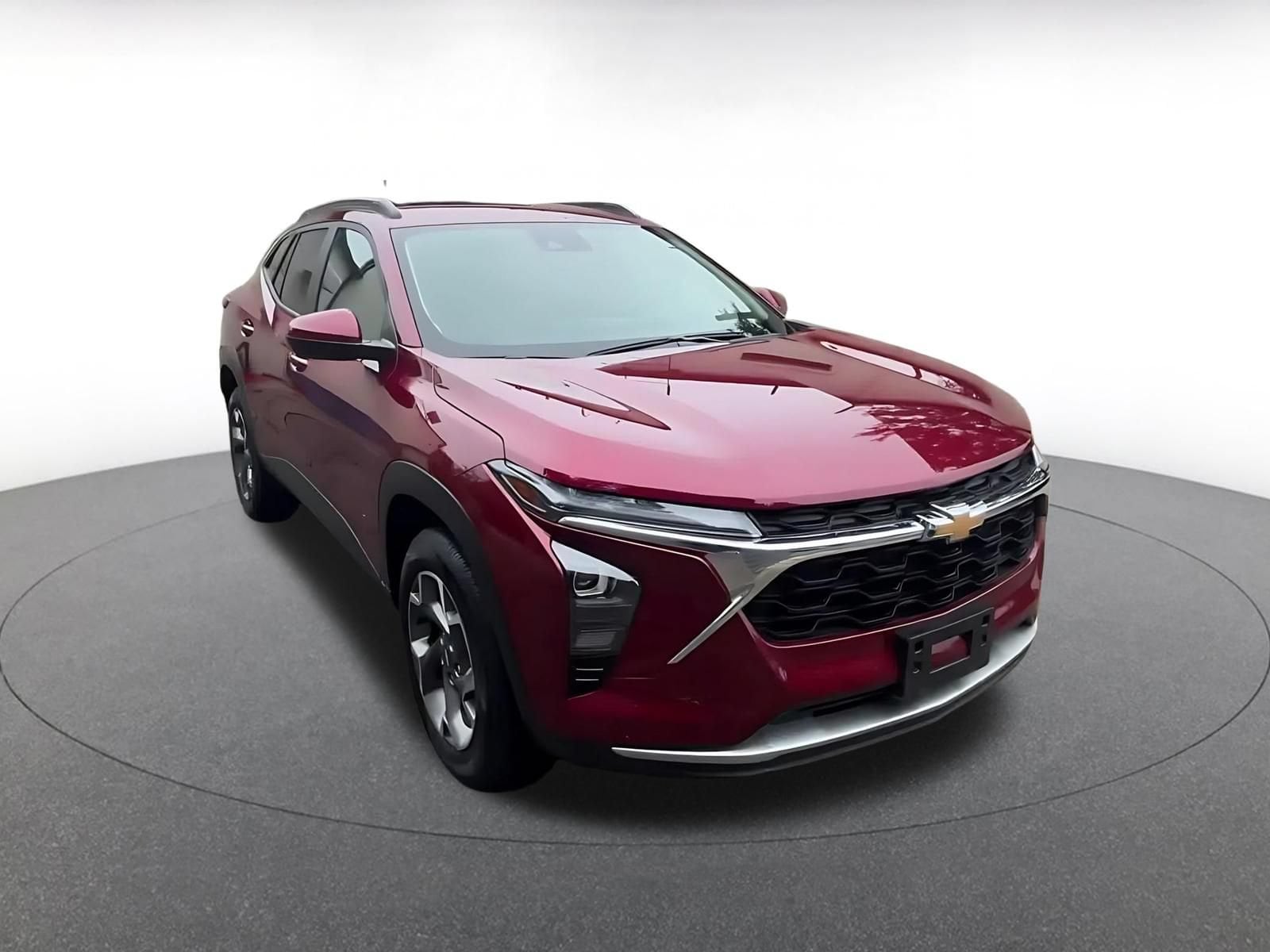 Thumbnail: 2025 Chevrolet Trax - 3