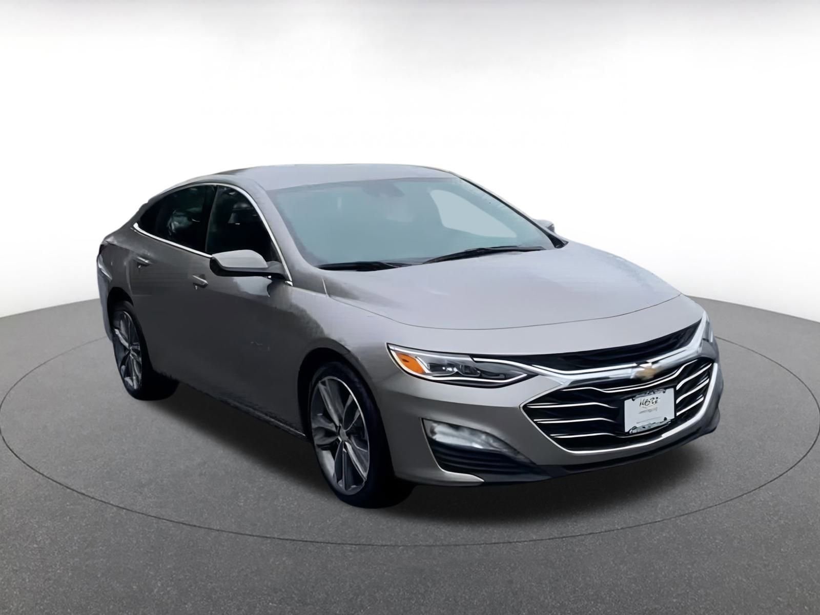 Thumbnail: 2024 Chevrolet Malibu - 3