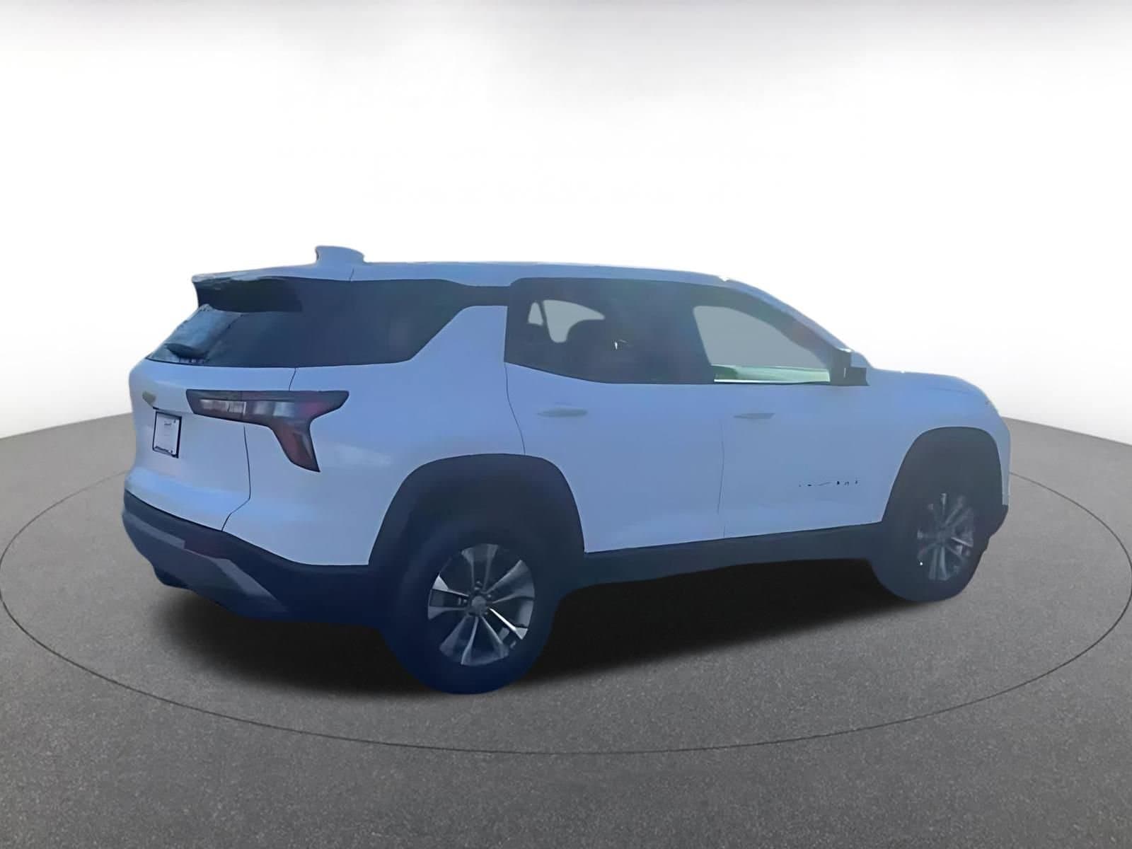 Thumbnail: 2025 Chevrolet Equinox - 10