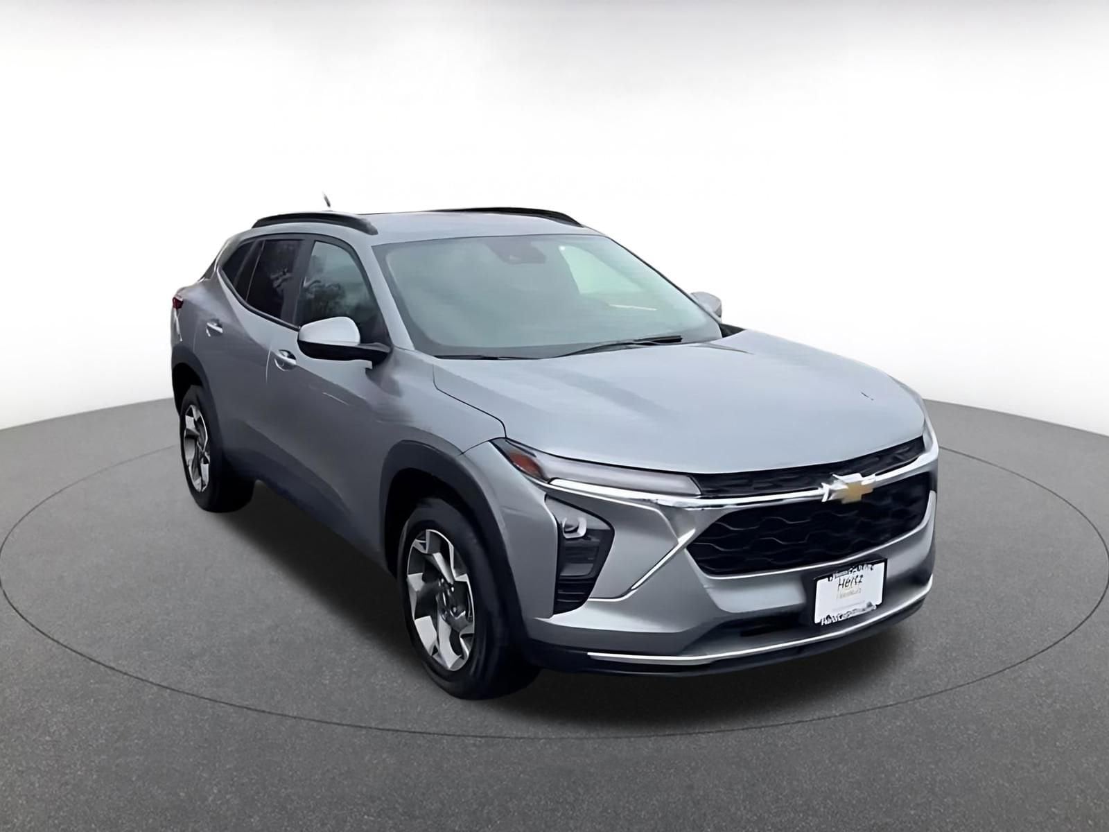 Thumbnail: 2025 Chevrolet Trax - 3