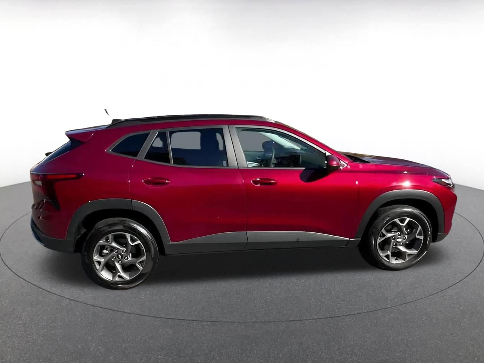 Thumbnail: 2025 Chevrolet Trax - 15