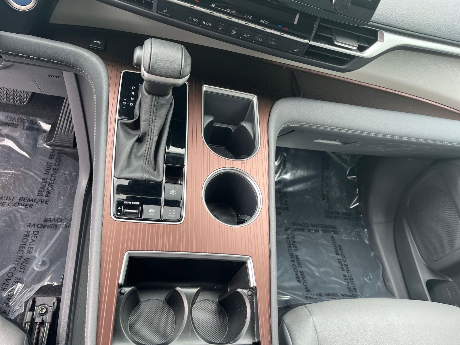 2024 Toyota Sienna XLE 35