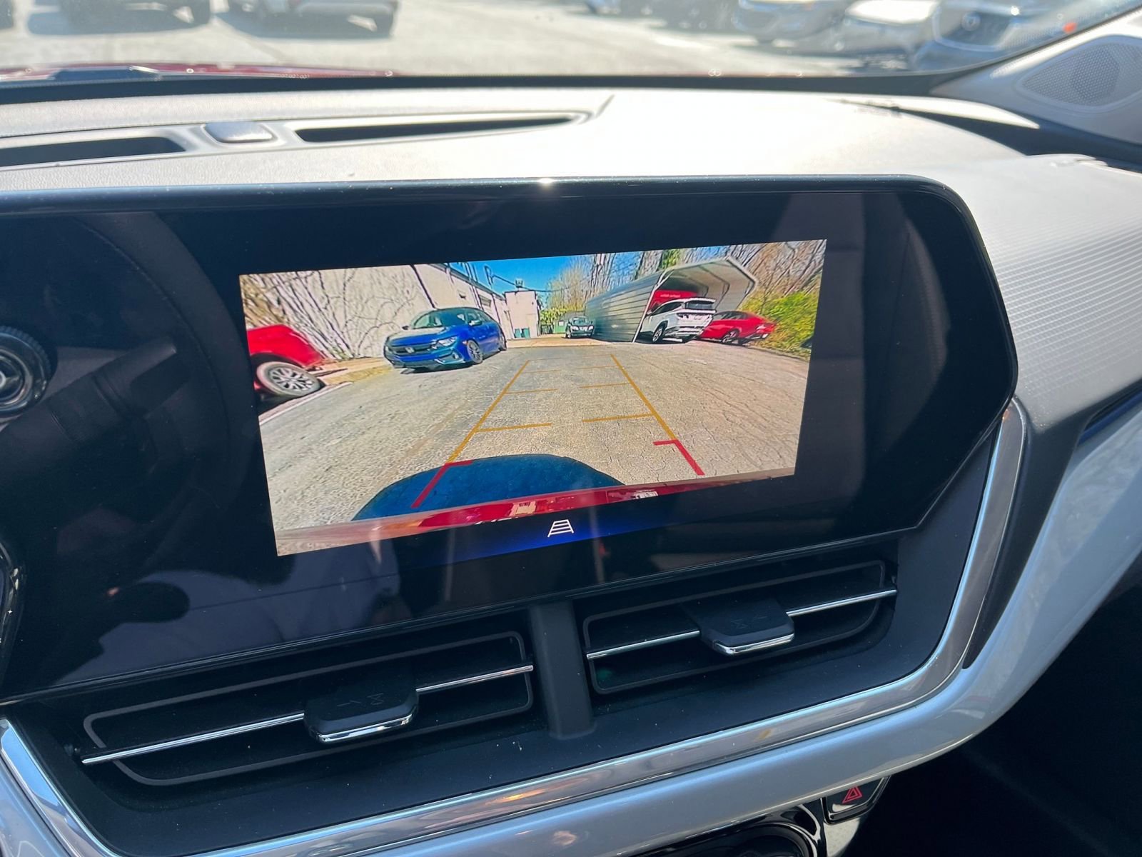 Thumbnail: 2025 Chevrolet Trax - 21