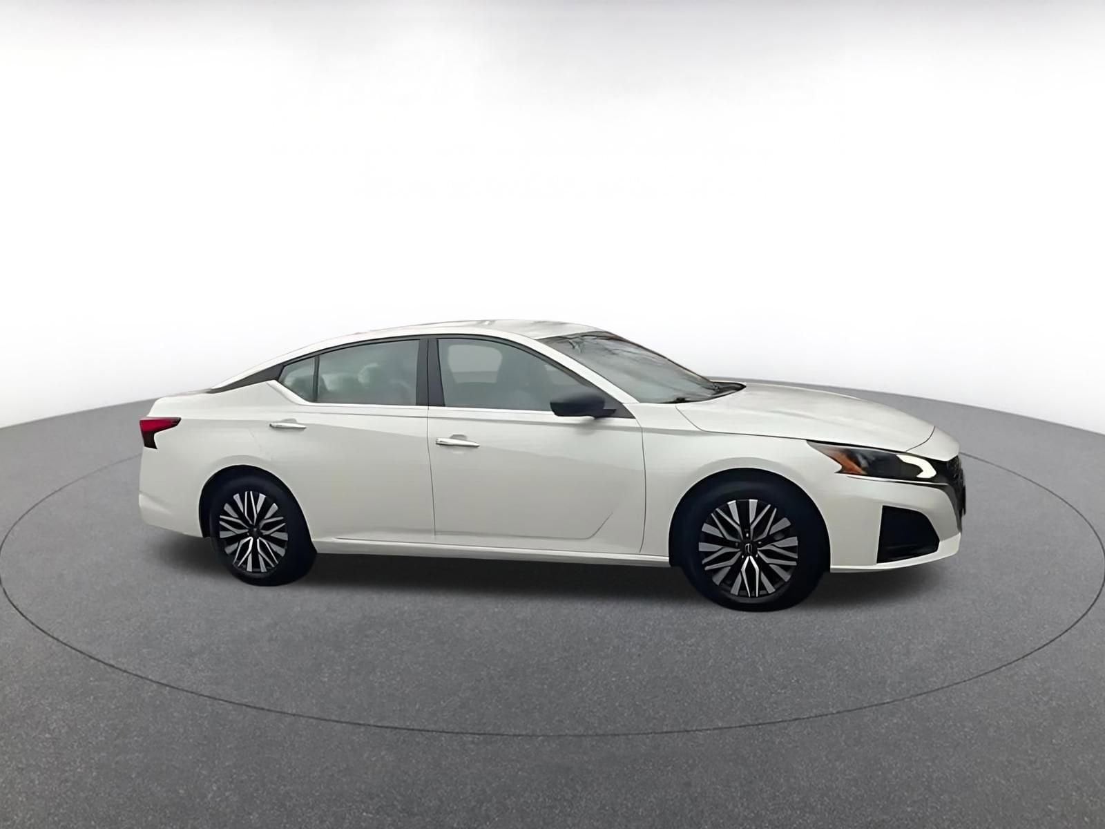 Thumbnail: 2025 Nissan Altima - 2