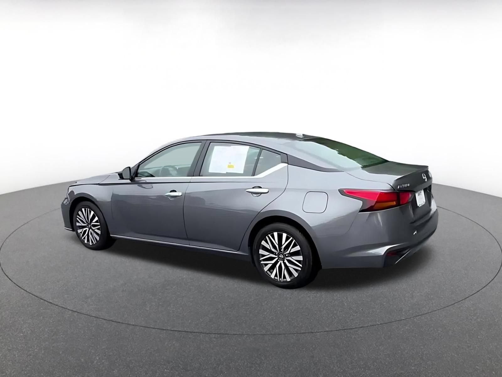 Thumbnail: 2025 Nissan Altima - 10