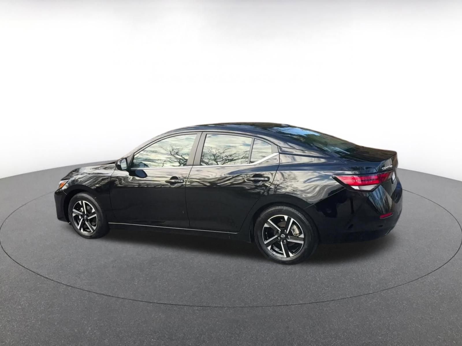 Thumbnail: 2025 Nissan Sentra - 9