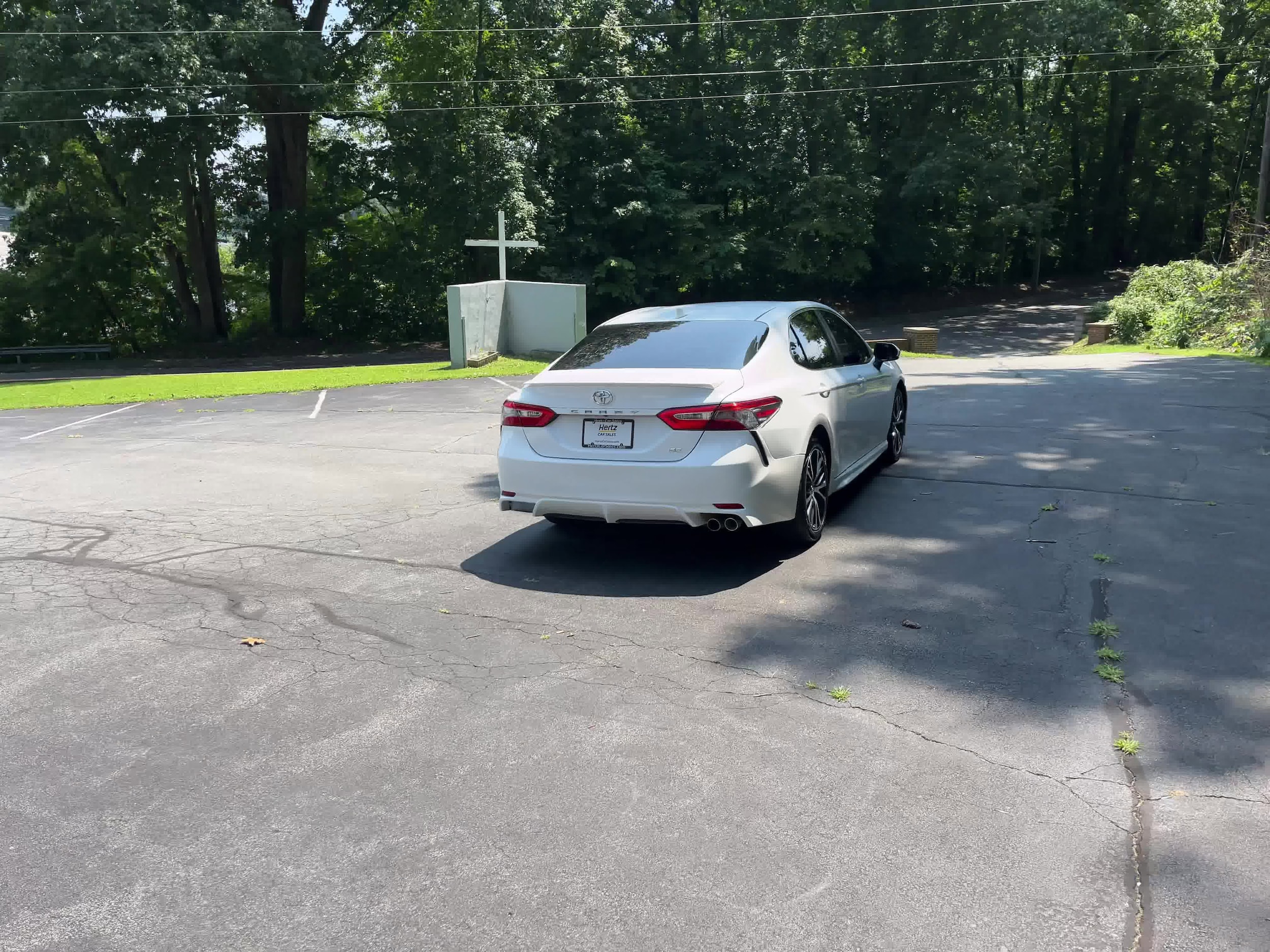 2019 Toyota Camry SE 13