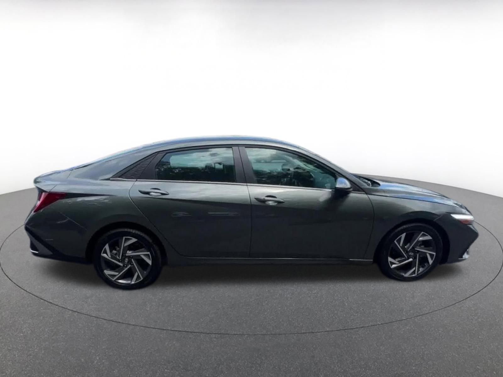 Thumbnail: 2025 Hyundai Elantra - 16