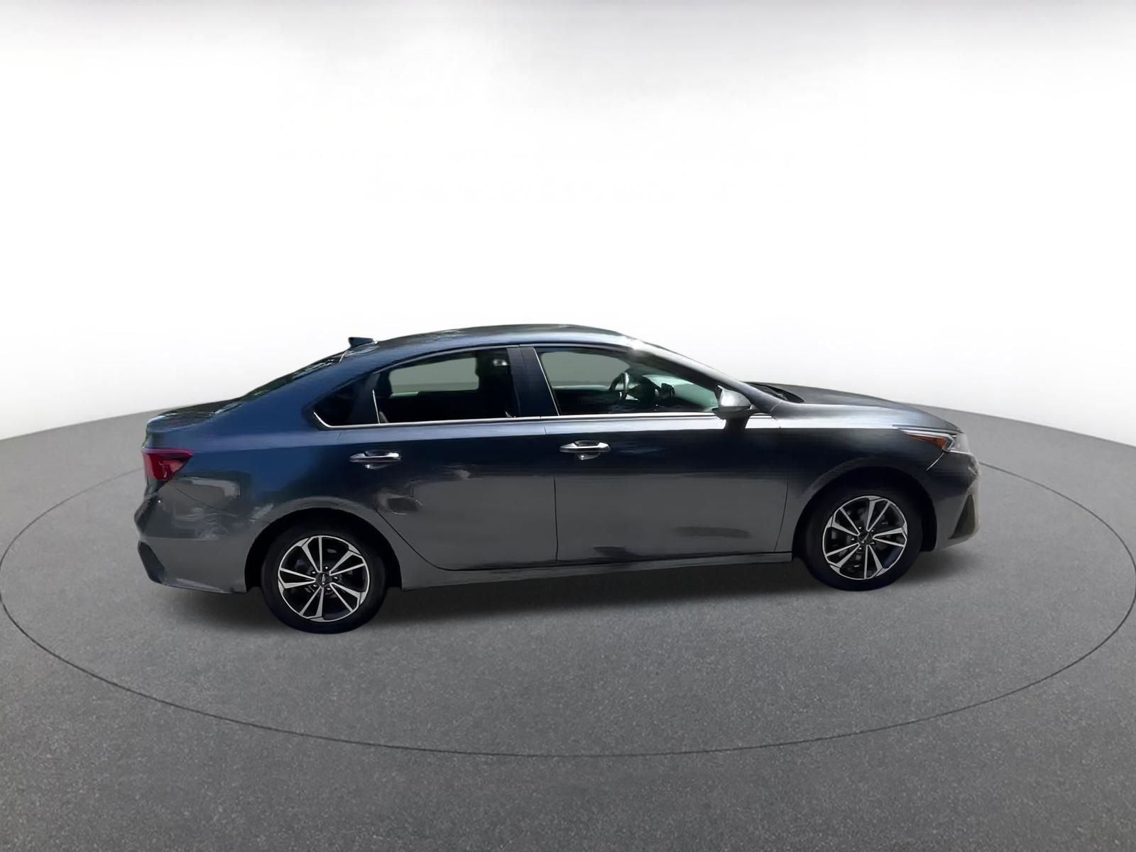 Thumbnail: 2024 Kia Forte - 16