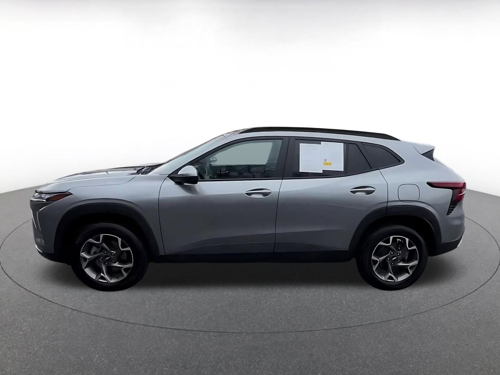 Thumbnail: 2025 Chevrolet Trax - 9