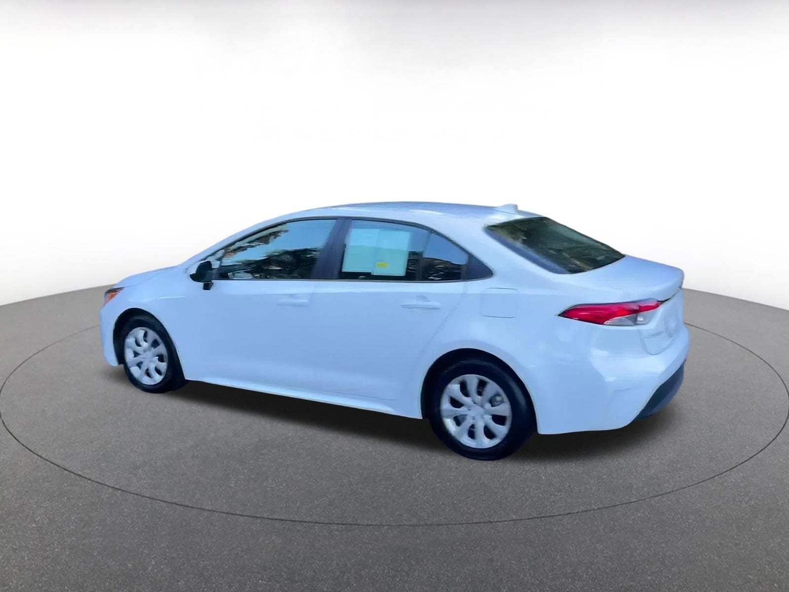 Thumbnail: 2025 Toyota Corolla - 10