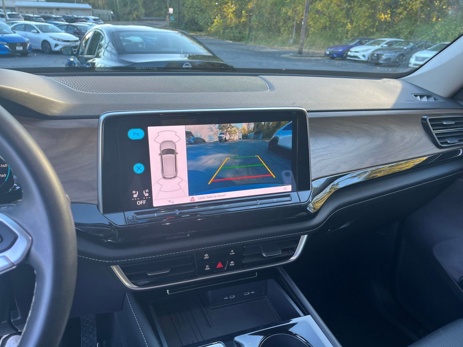 Thumbnail: 2025 Volkswagen Atlas - 17