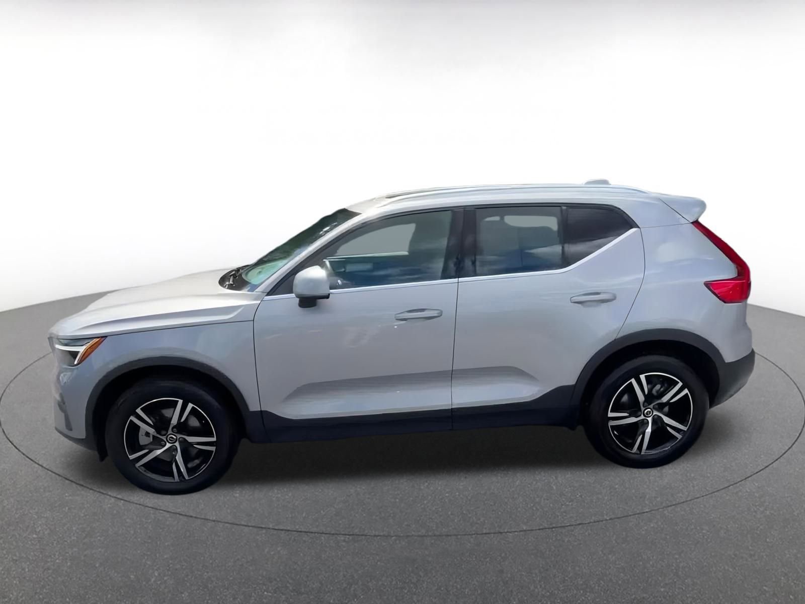 Thumbnail: 2024 Volvo XC40 - 15