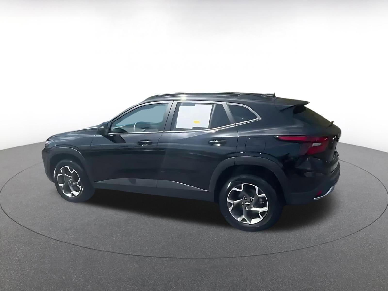 Thumbnail: 2025 Chevrolet Trax - 9