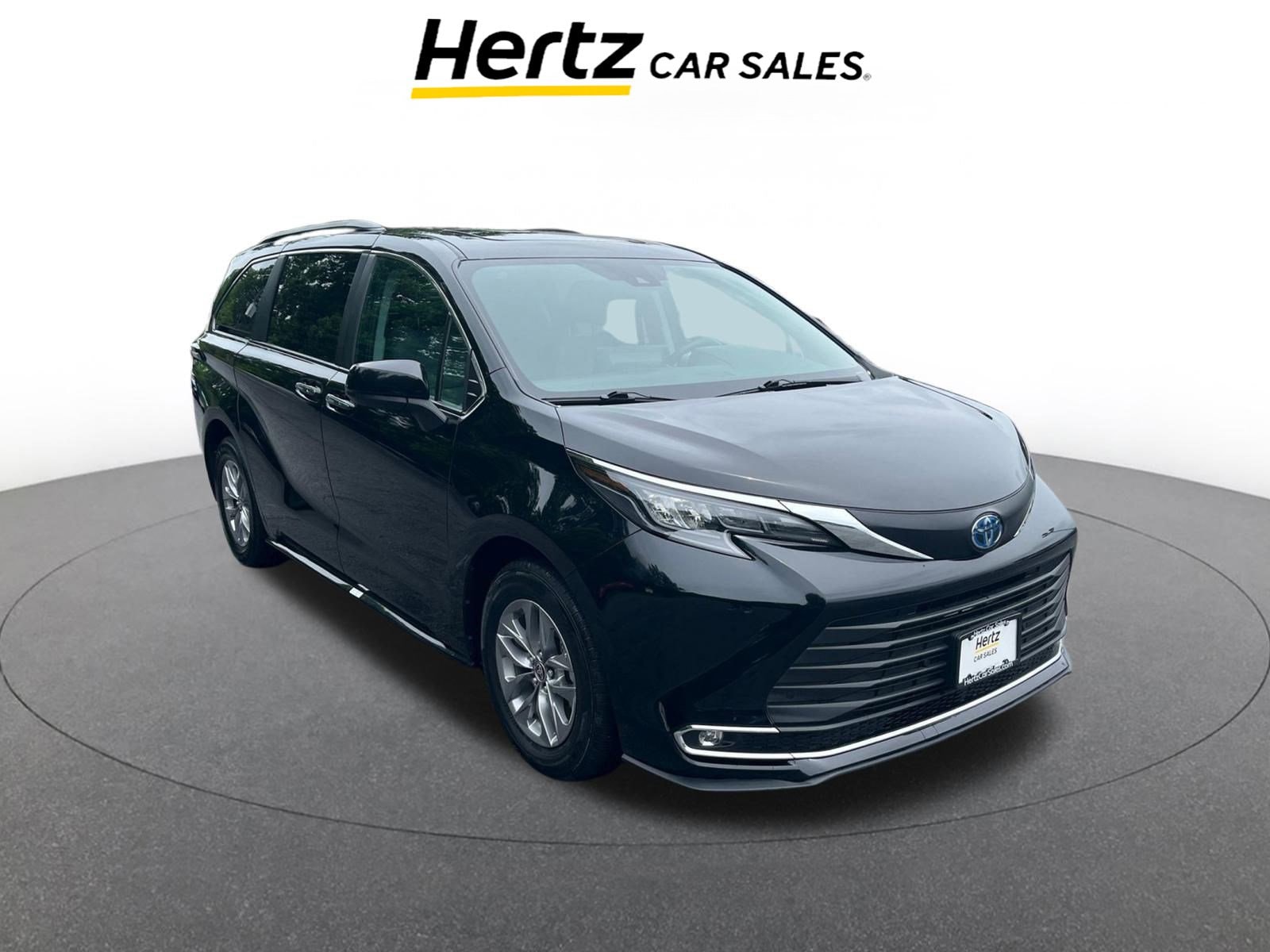 2024 Toyota Sienna XLE Hero Image