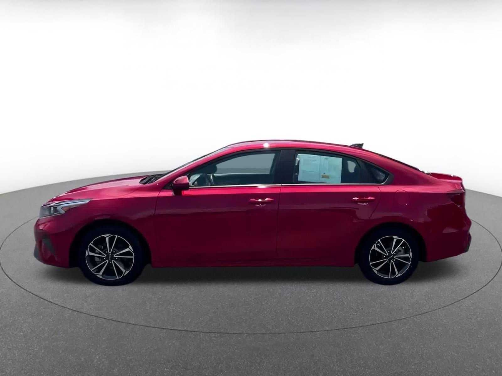 Thumbnail: 2023 Kia Forte - 6