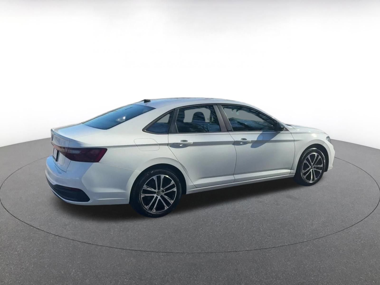 Thumbnail: 2025 Volkswagen Jetta - 14