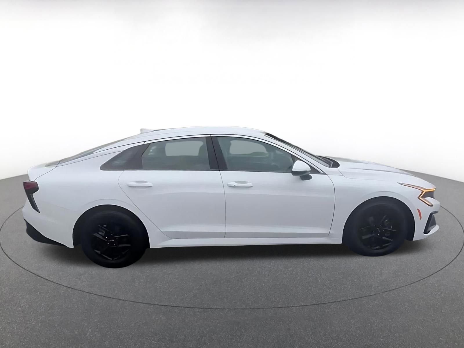 Thumbnail: 2025 Kia K5 - 16