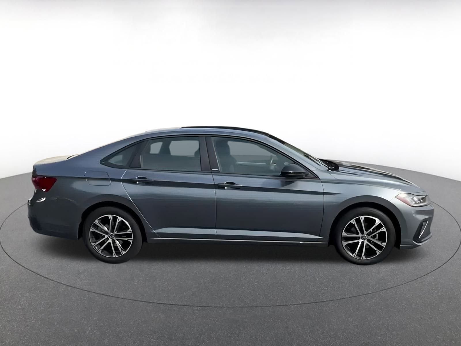 Thumbnail: 2025 Volkswagen Jetta - 16