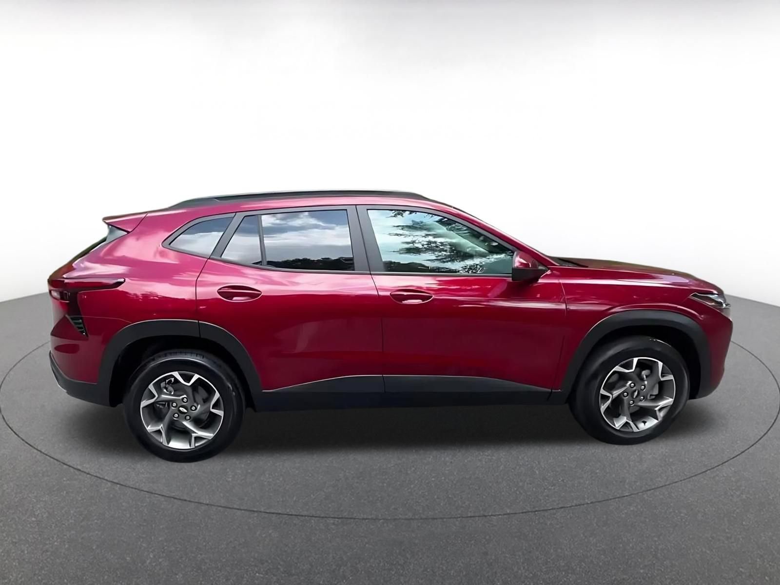 Thumbnail: 2025 Chevrolet Trax - 15