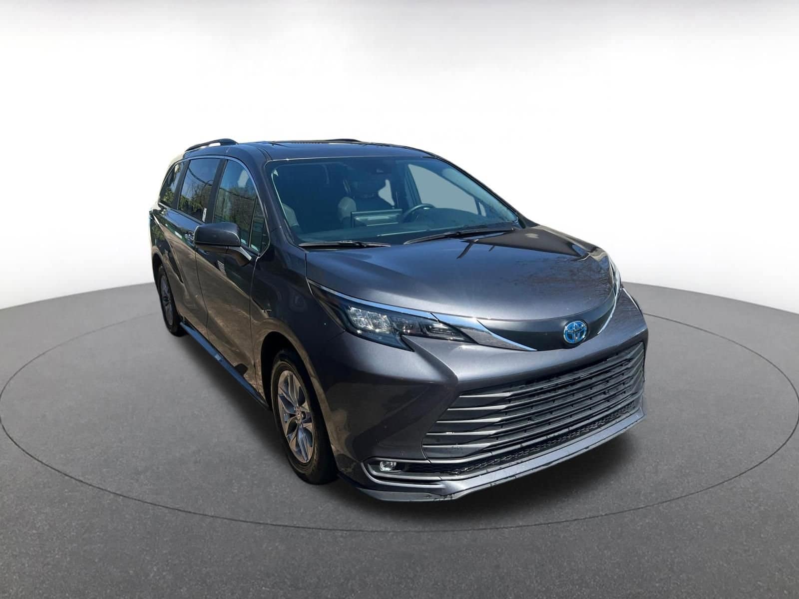 Thumbnail: 2025 Toyota Sienna - 1