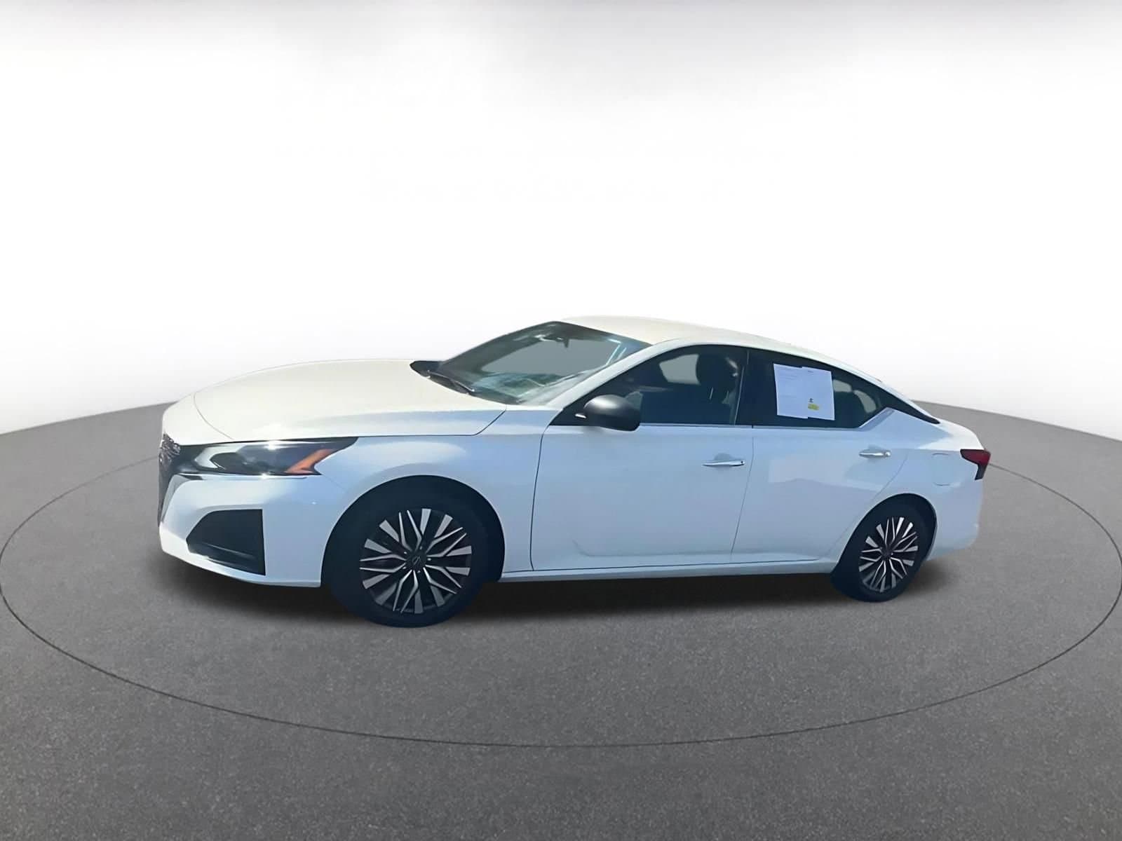 Thumbnail: 2025 Nissan Altima - 8