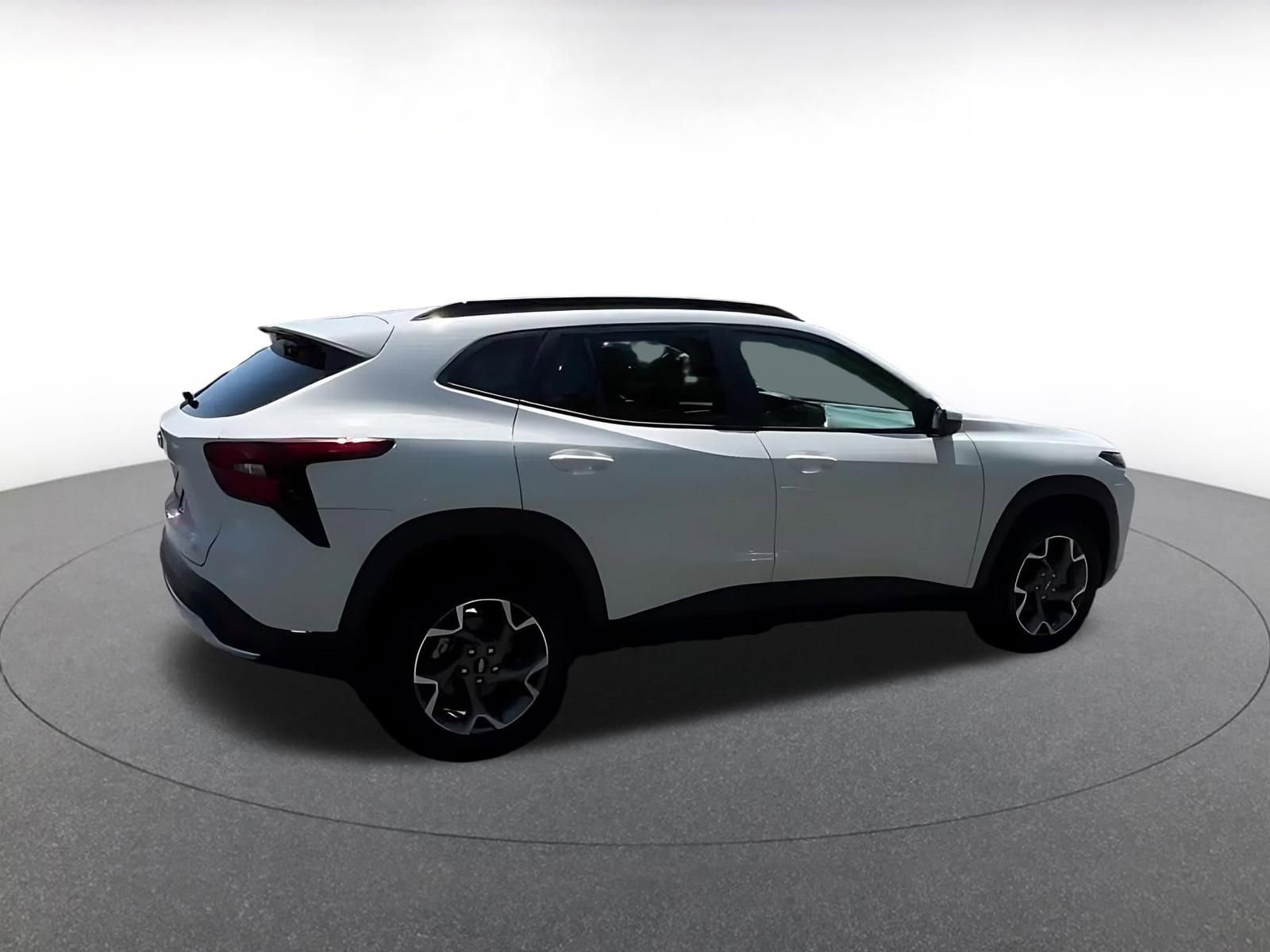 Thumbnail: 2025 Chevrolet Trax - 15