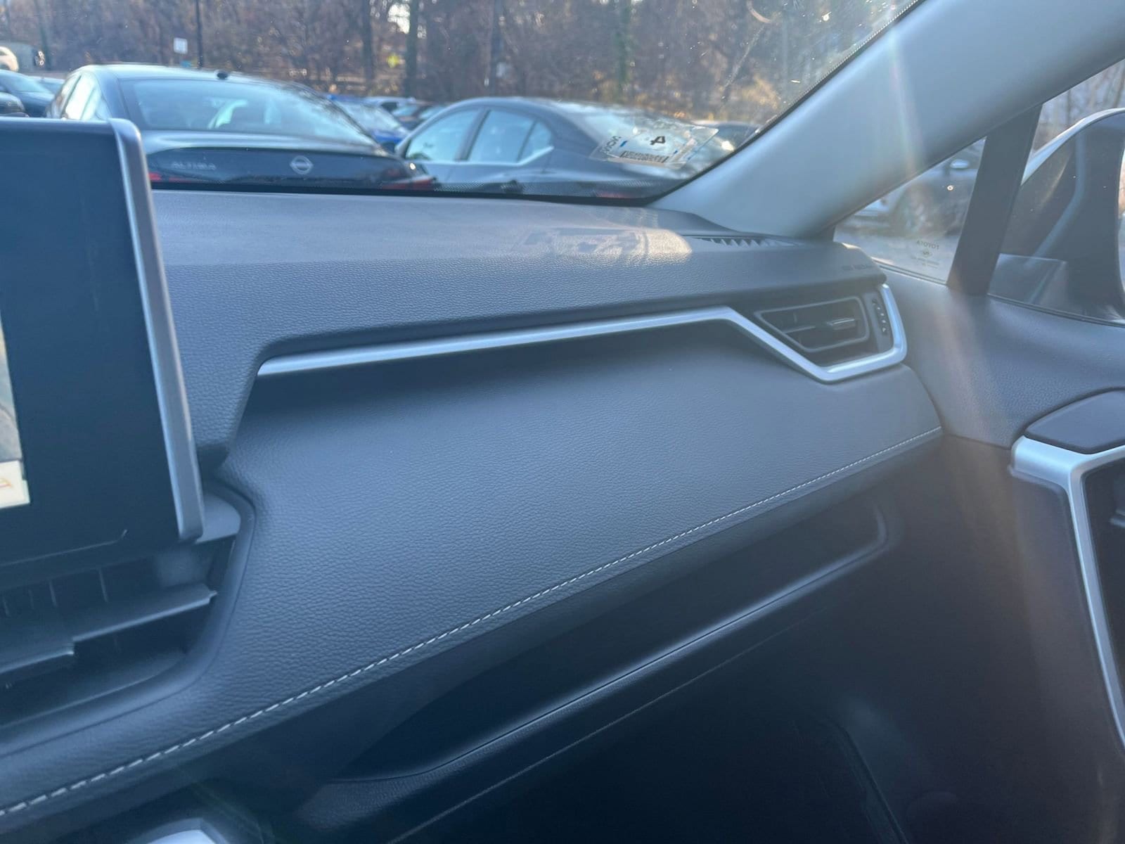 Thumbnail: 2025 Toyota RAV4 - 29