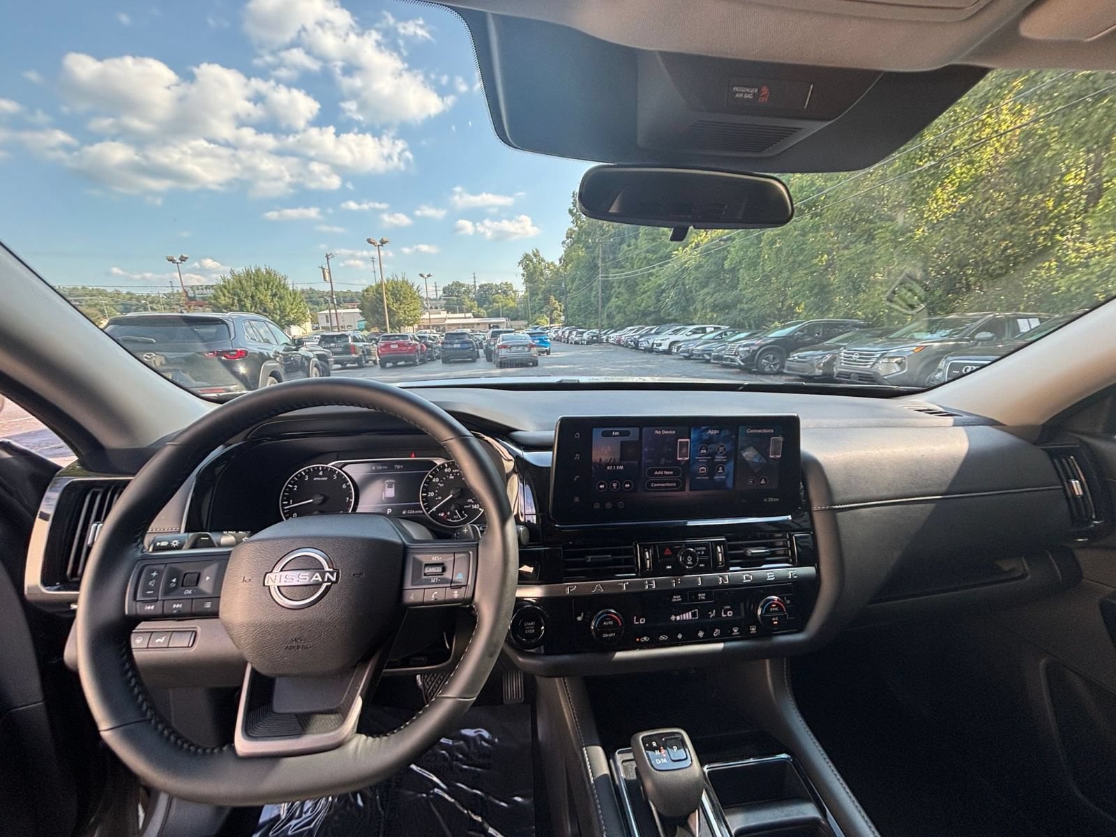 Thumbnail: 2026 Nissan Pathfinder - 32