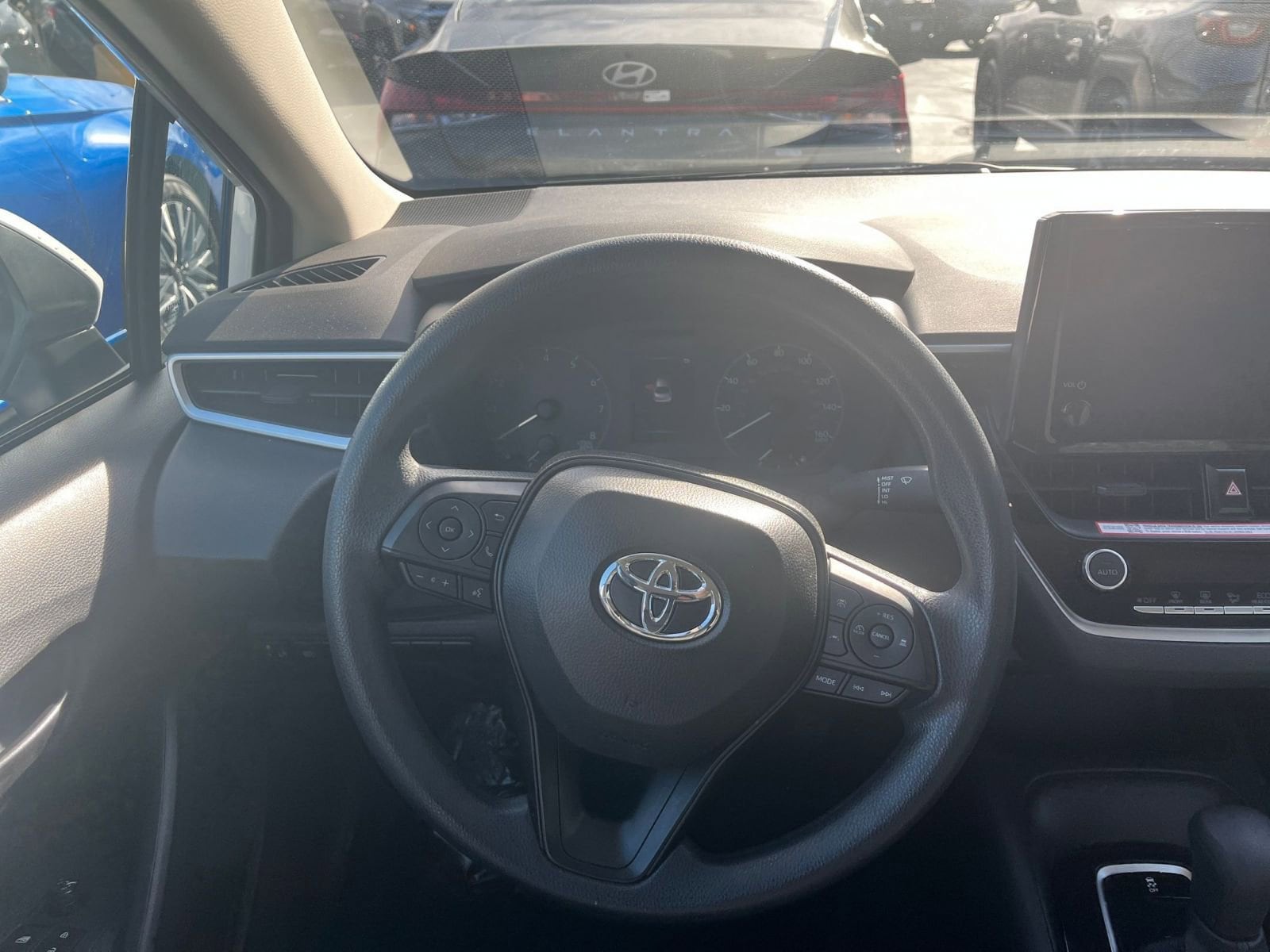 Thumbnail: 2025 Toyota Corolla - 28